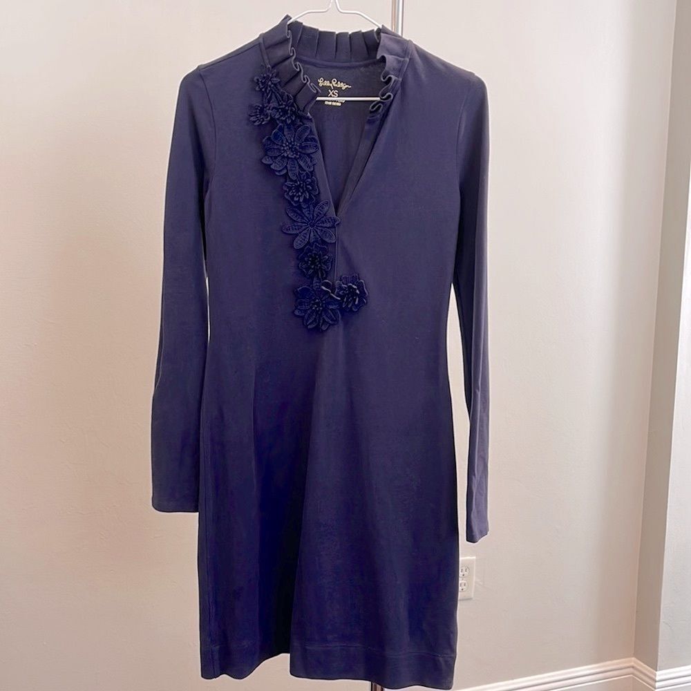 Size XS Long Sleeve Lilly Pulitzer Navy Blue Dress Ruffled Collar with Flowers